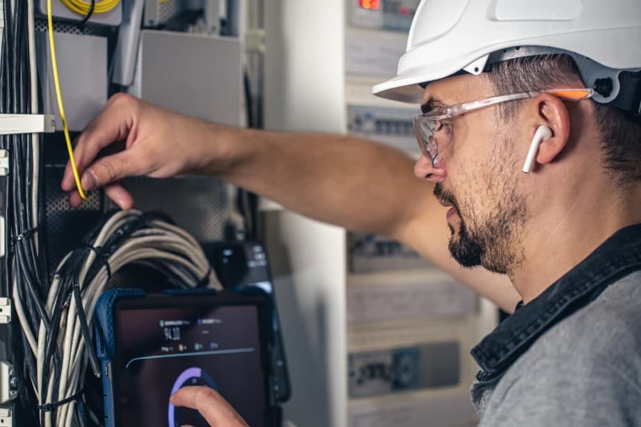 200 Amp Electrical Panel Upgrade: When Is It Necessary for Your Connecticut Home?